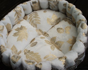 Gold autumn leaf and white 20 inch pet/dog/cat bed