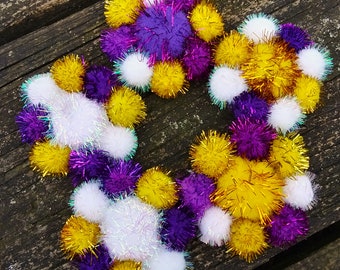 Cat flower toss toy set of 5 purple, yellow gold, and white