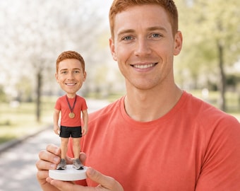 Personalized bobblehead dolls, custom birthday gift figurines, handmade clay 3D sculptures for anniversary gifts, Christmas gifts