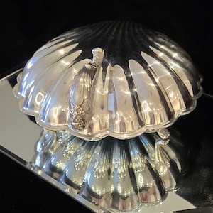 Plato para servir mariscos con forma de concha de almeja, chapado en plata vintage / Tapa abatible