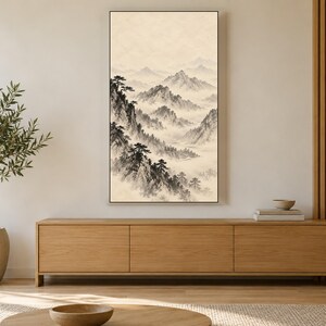 Cuadro decorativo de paisaje de montaña brumosa con tinta, arte mural zen japonés, descarga digital 4K, 3 formatos. imagen 3