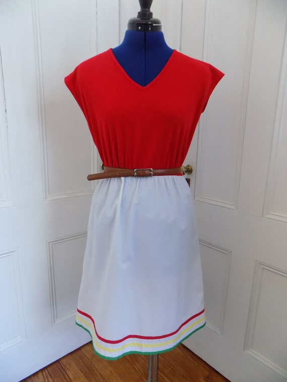 Vintage 1970s Red and White A-Line Color Block Dr… - image 2