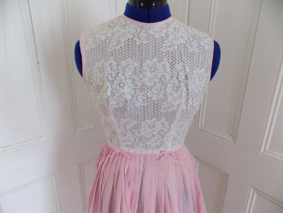 Sweet 1950s 50s Pink Dress with White Lace Bodice… - image 6