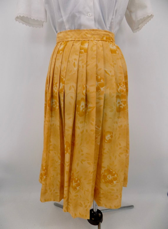 Vintage 1950s Style Yellow Floral Rose Pleated Ha… - image 3