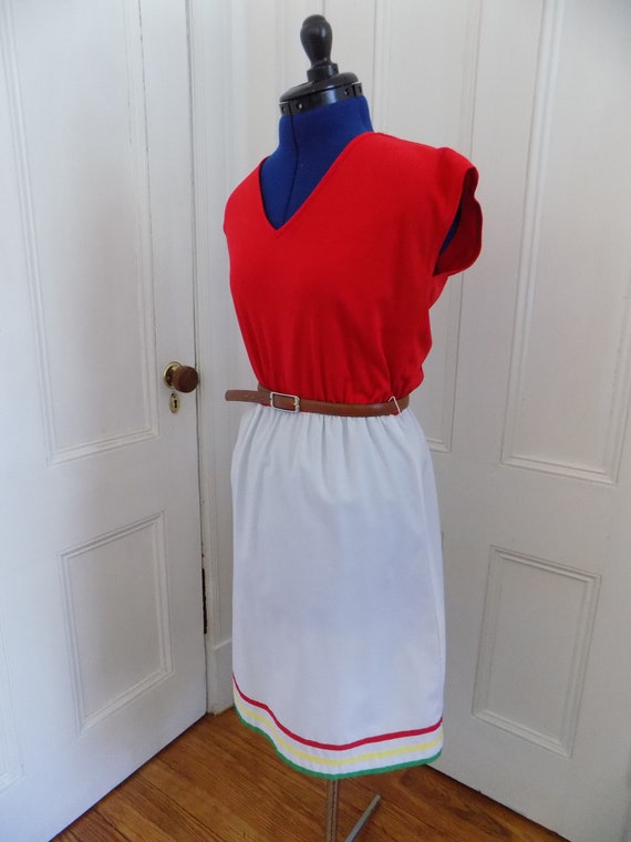 Vintage 1970s Red and White A-Line Color Block Dr… - image 7