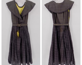 Vintage 1950s Wounded Bird Gray Sleeveless Collared Circle Skirt Dress As Is