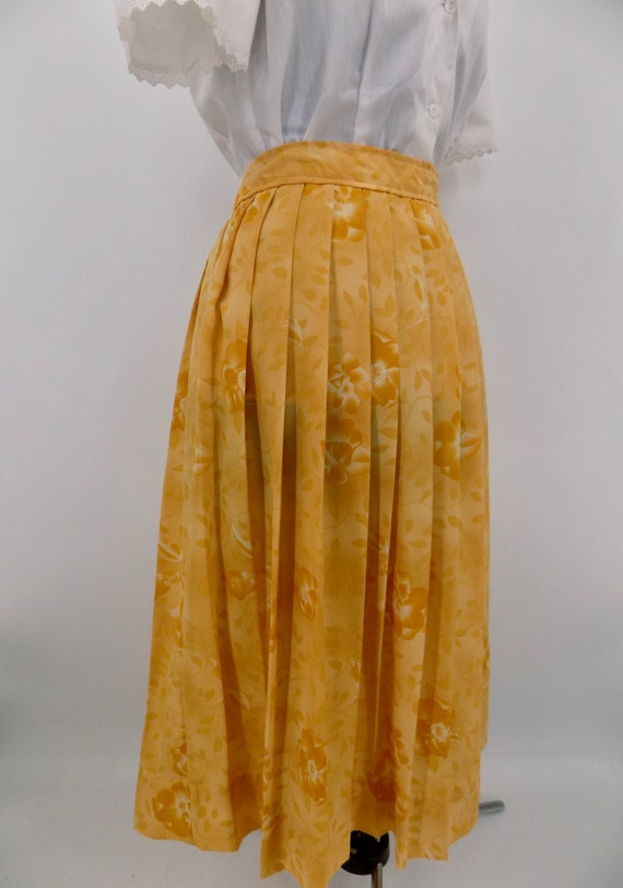 Vintage 1950s Style Yellow Floral Rose Pleated Ha… - image 5