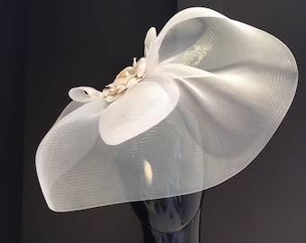 White Fascinator -Camellia headpiece -Derby- Wedding- Diner run Blanc