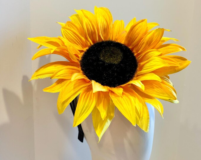 Large Sun Flower Fascinator -Derby Yellow hat