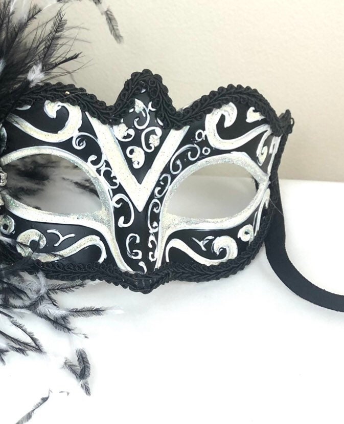 White Venetian Masquerade Mask - Mardi Gras Masks (STC12905)