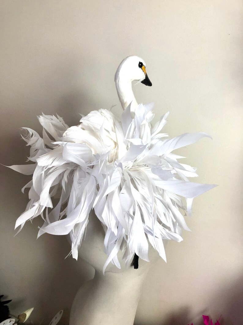 Fascinator in “Swan”