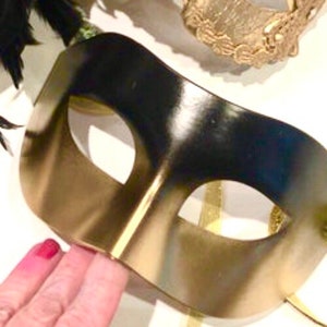 Matching mens Plain Masquerade Mask One mask gold/rose gold