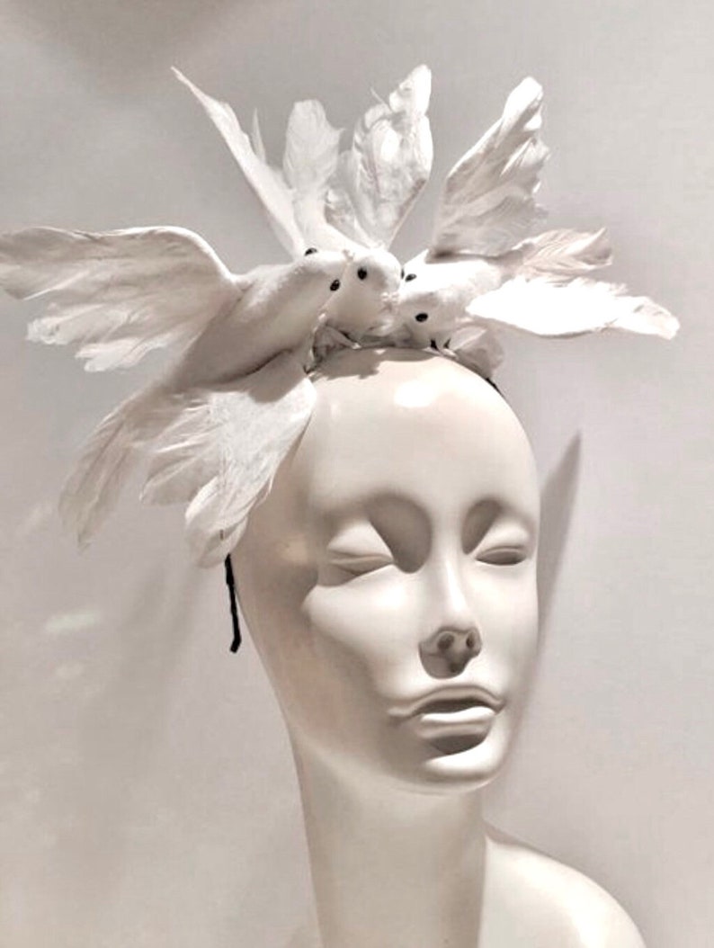 White Fascinator Diner en Blanc Wedding Bird headpiece image 2