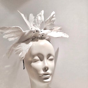 White Fascinator Diner en Blanc Wedding Bird headpiece image 1