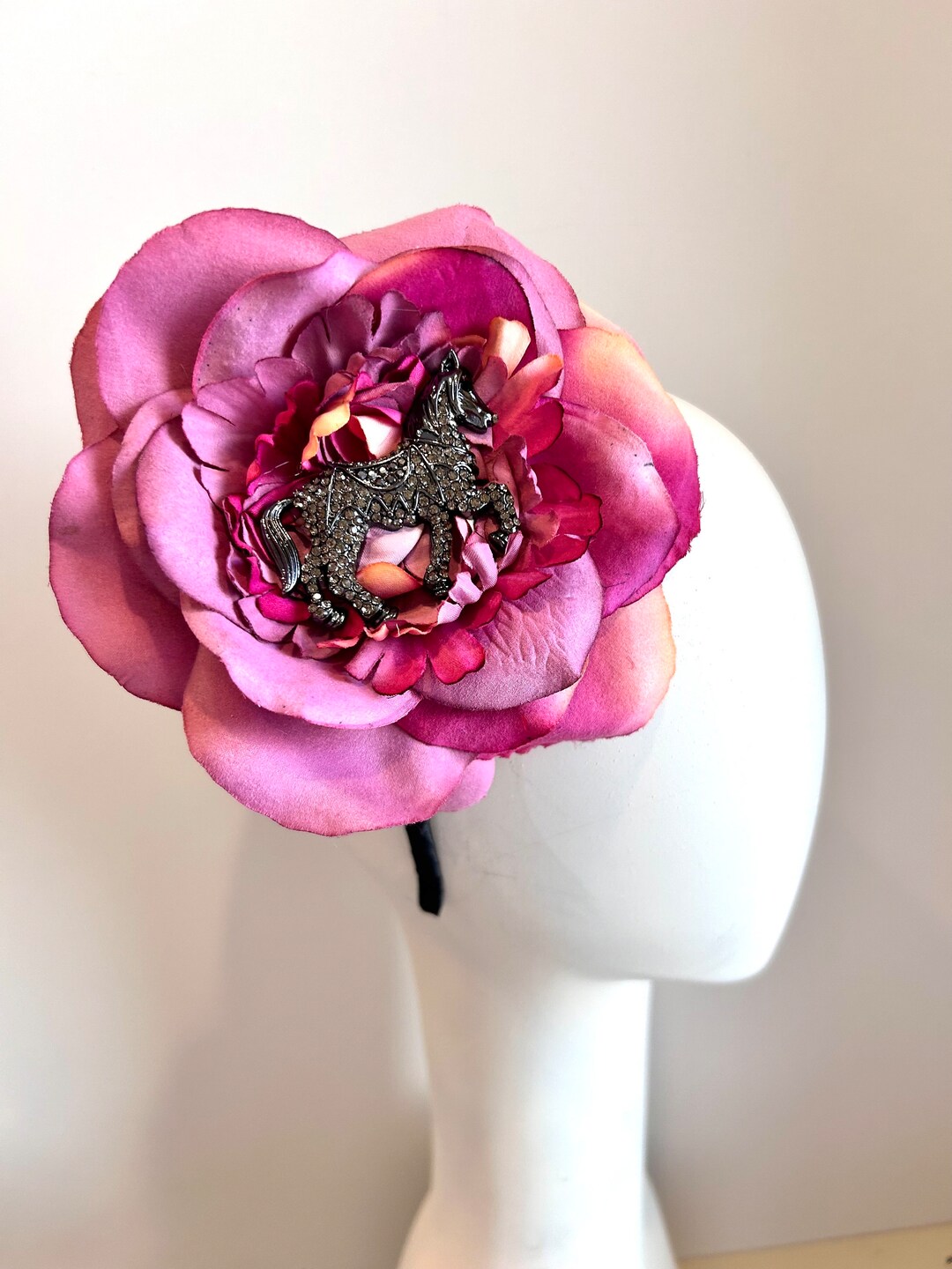 Horse Fascinator- Derby Headband- Pink Fascinator - Etsy display picture 3
