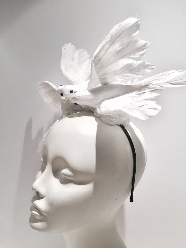 White Fascinator Diner en Blanc Wedding Bird headpiece image 5