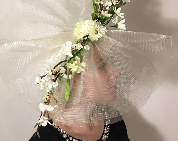 Ivory Fascinator- Fancy Hat - Big Brim