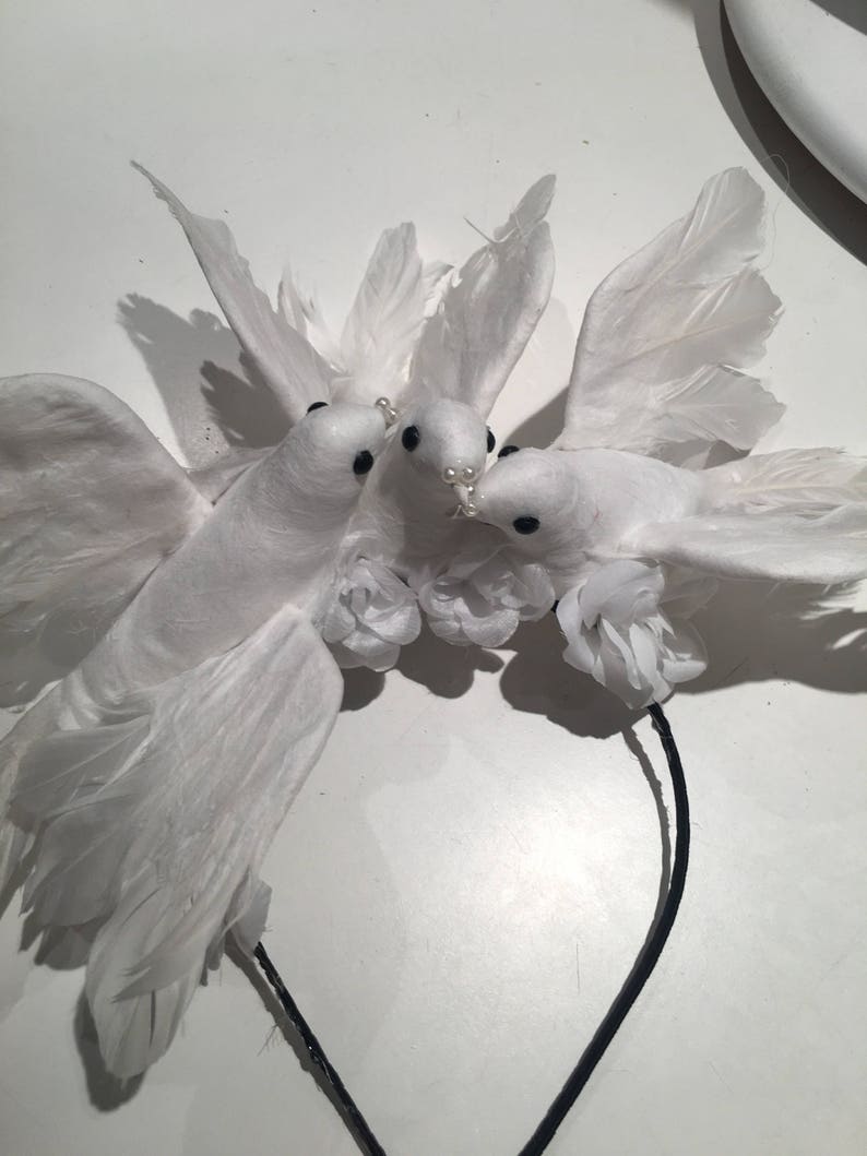 White Fascinator Diner en Blanc Wedding Bird headpiece image 4