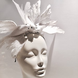 White Fascinator Diner en Blanc Wedding Bird headpiece image 7