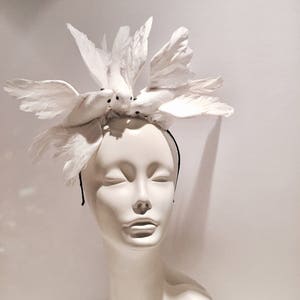 White Fascinator Diner en Blanc Wedding Bird headpiece image 8