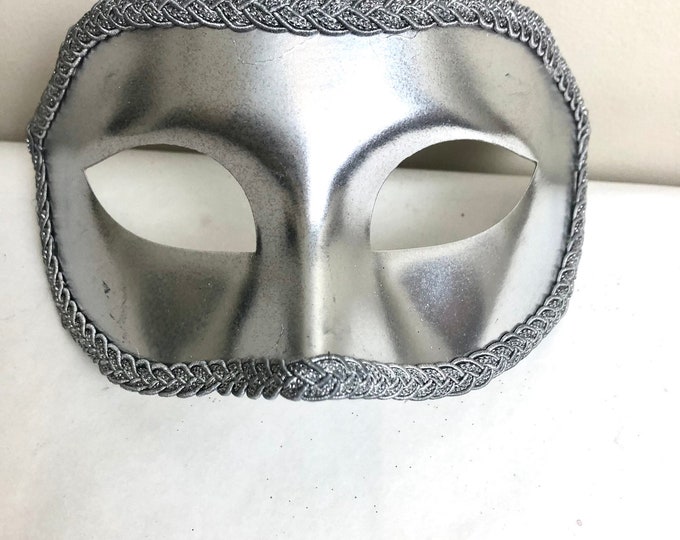 Mens Masquerade Mask- Silver Mardi Gras Mask