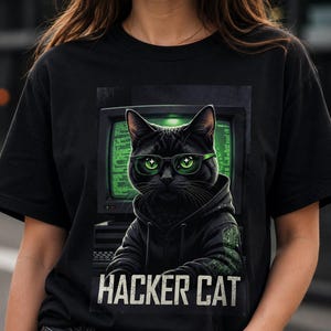 Hacker Cat T-shirt | Cybersäkerhetskatt Grafisk T-shirt