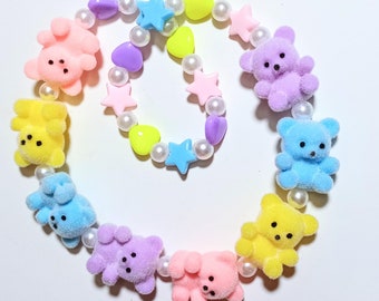 PREORDER - Fuzzy pastel regenboog teddybeer stretch ketting met hart- en sterkralen