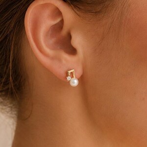 Pendientes de perlas geométricas doradas, joyería nupcial minimalista con pequeñas perlas de circonita cúbica, regalo ideal.