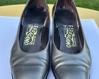 Vintage Salvatore Ferragamo Metallic Pumps – Size 5.5 B – Made in Italy – 80s/90s Era Elegant Heels Old Money Quiet Luxury