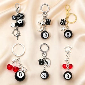 Llavero personalizado de bola 8, llavero de cereza con inicial personalizada, lindo dije para bolso estilo Y2K, llavero de estrella, llavero de casino de la suerte, regalo para bolso o mochila