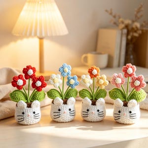 Handgehäkelte Topfpflanze, Puffblume mit Katzenmotiv und Rose mit Hasenmotiv, Boho-Schreibtischdeko, Geschenk für Ihre Liebsten