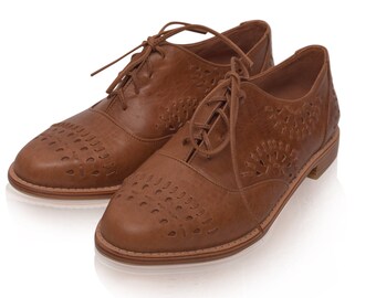 HEARTBREAK. Oxford shoes women / genuine leather / lace up brogues / brown brogues. ALL sizes