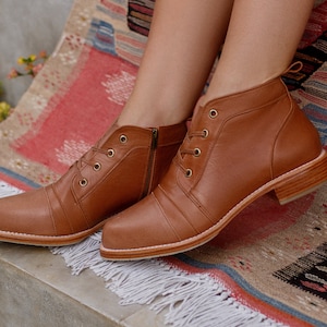 PASSAGE. Lace up boots / Leather boots / brown leather boots / brown leather boots women