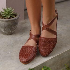 Woven closed toe flats shop