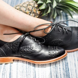 HEARTBREAK. Oxford shoes women / black leather booties / black brogues. ALL sizes