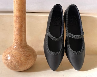 AMARA. Leather ballet flats | barefoot shoes | leather flat shoes | womens dress shoes | bridal flat shoes