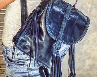 BAHÍA DE ARENA. Mochila de cuero azul / bolso mochila de cuero / bolso azul / mochila con flecos / bolso boho. Disponible en diferentes colores de cuero.