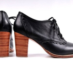 lace up oxford pumps