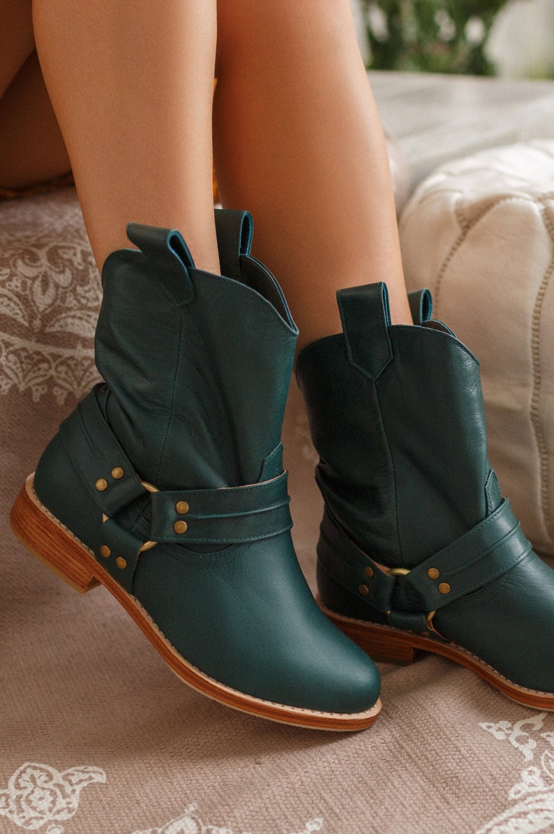 ladies green leather boots