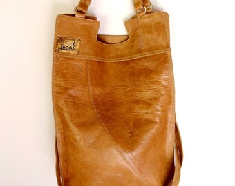 MI-VIDA. Foldover bag / crossbody bag / foldover purse / mustard leather bag / bohemian leather bag. Available in different leather colors.