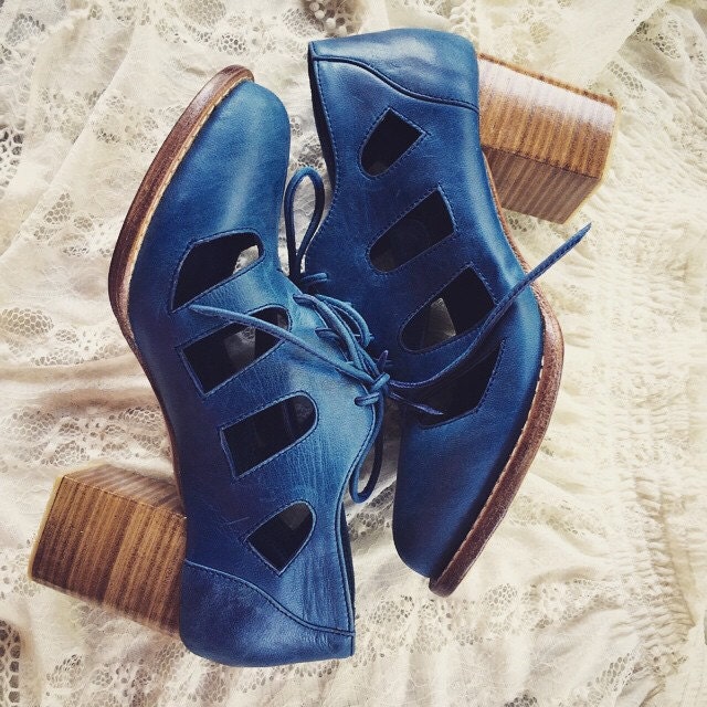 MOONLIGHT. Blue booties / booties for women / chunky heel | Etsy