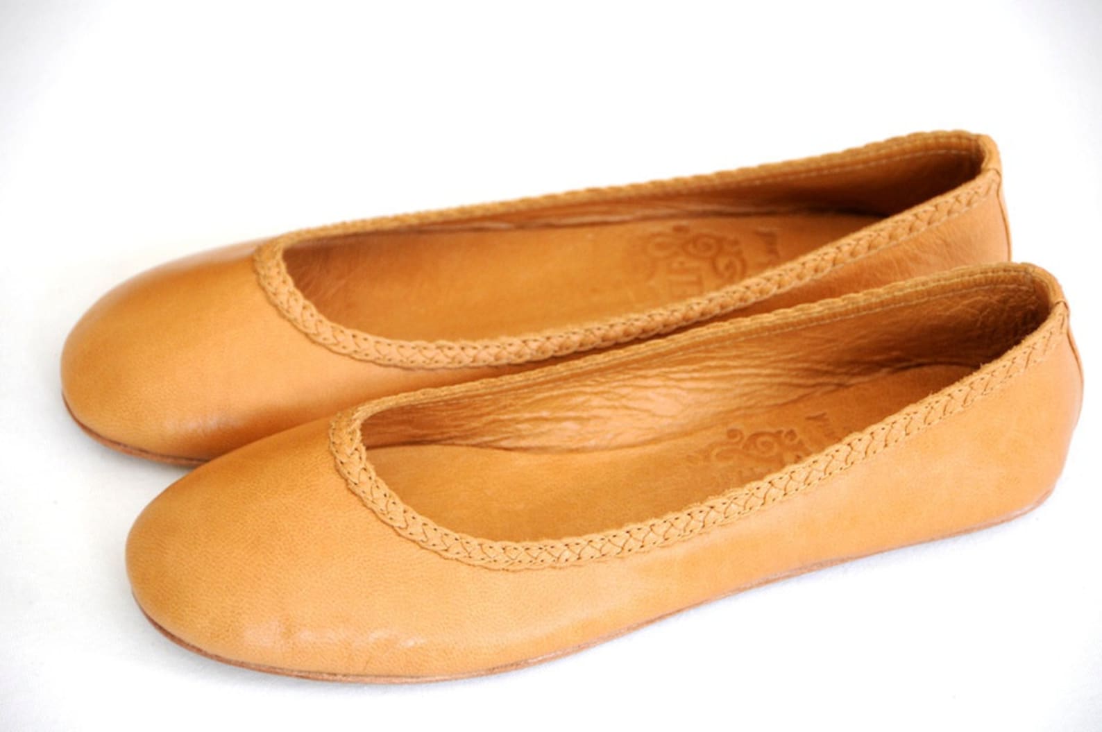 aisÉ. leather flat shoes / leather ballet flats / bridal / womens shoes flats. sizes: us 4-13. available in different leather co aisÉ. leather flat shoes / leather ballet flats / bridal / womens shoes flats. sizes: us 4-13. available in different leather co
