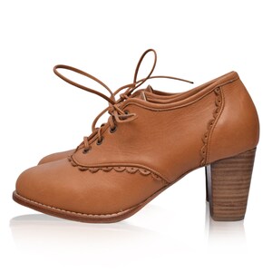 lace up oxford pumps