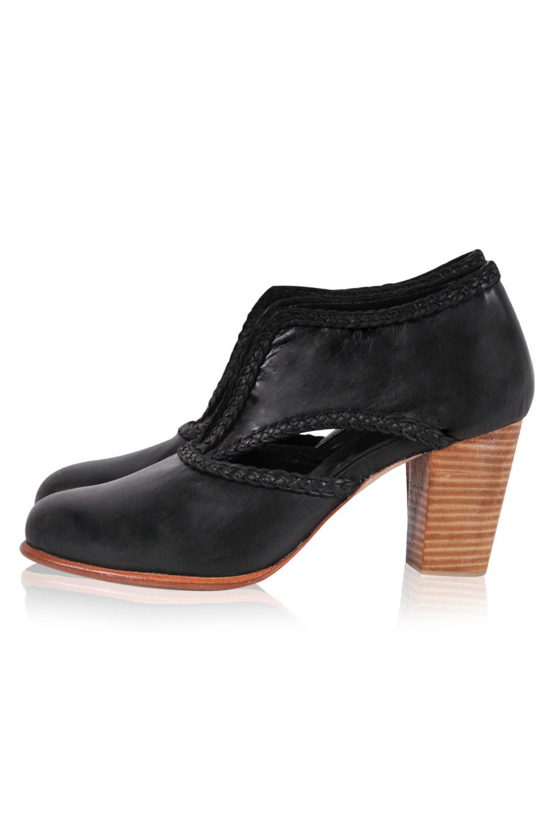 SPIRIT WALKER. low cut shoes / womens boots / heel boots / festival boots. ALL sizes Black
