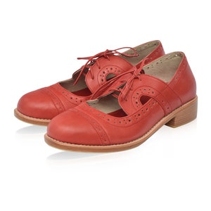 SCANDINAVIA. Leather oxfords / oxford pumps / lace up boots / oxford shoes women Vintage Red