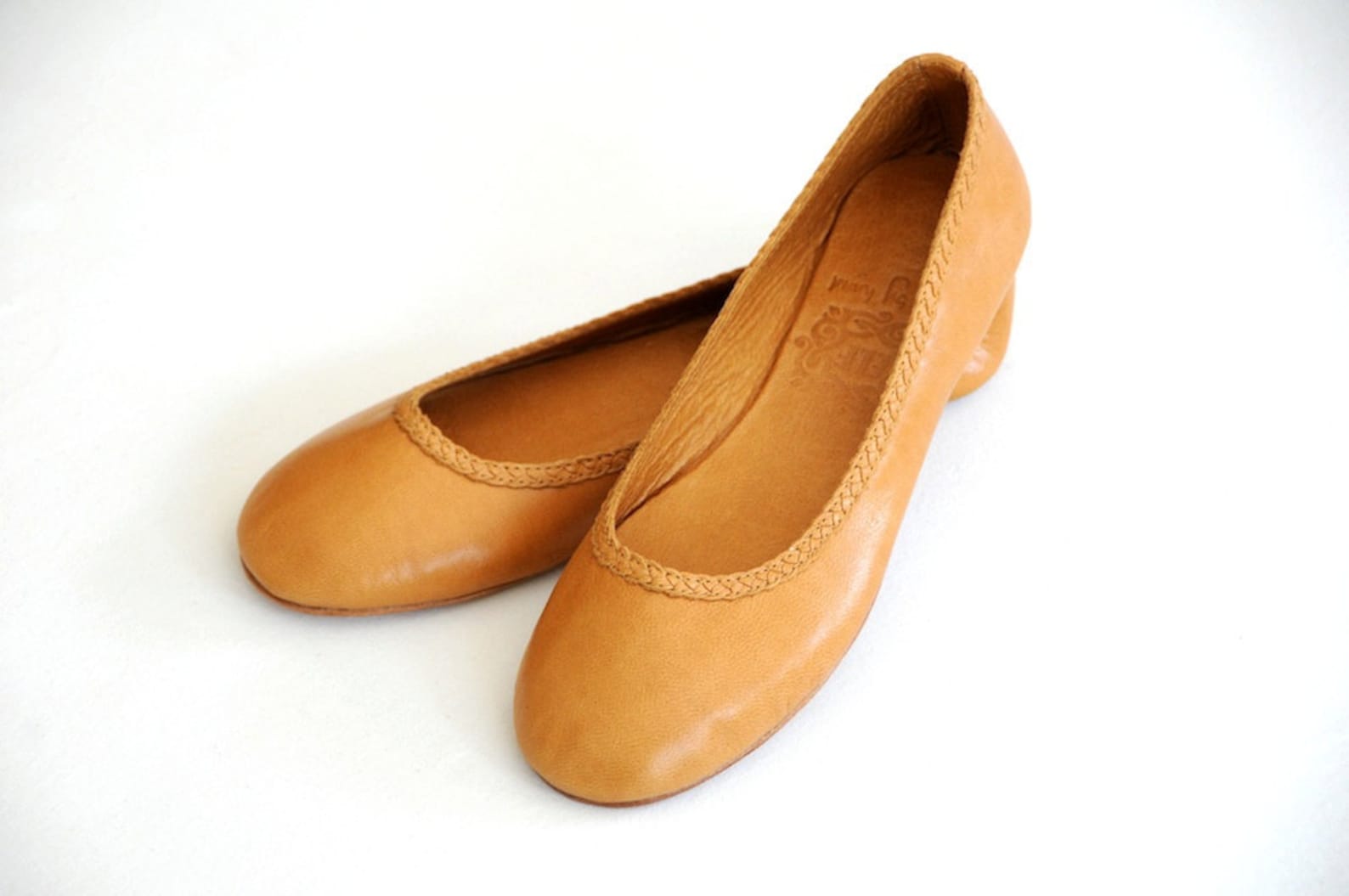 aisÉ. leather flat shoes / leather ballet flats / bridal / womens shoes flats. sizes: us 4-13. available in different leather co aisÉ. leather flat shoes / leather ballet flats / bridal / womens shoes flats. sizes: us 4-13. available in different leather co