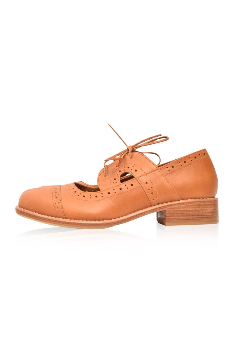 SCANDINAVIA. Leather oxfords / oxford pumps / lace up boots / oxford shoes women Dark Tan