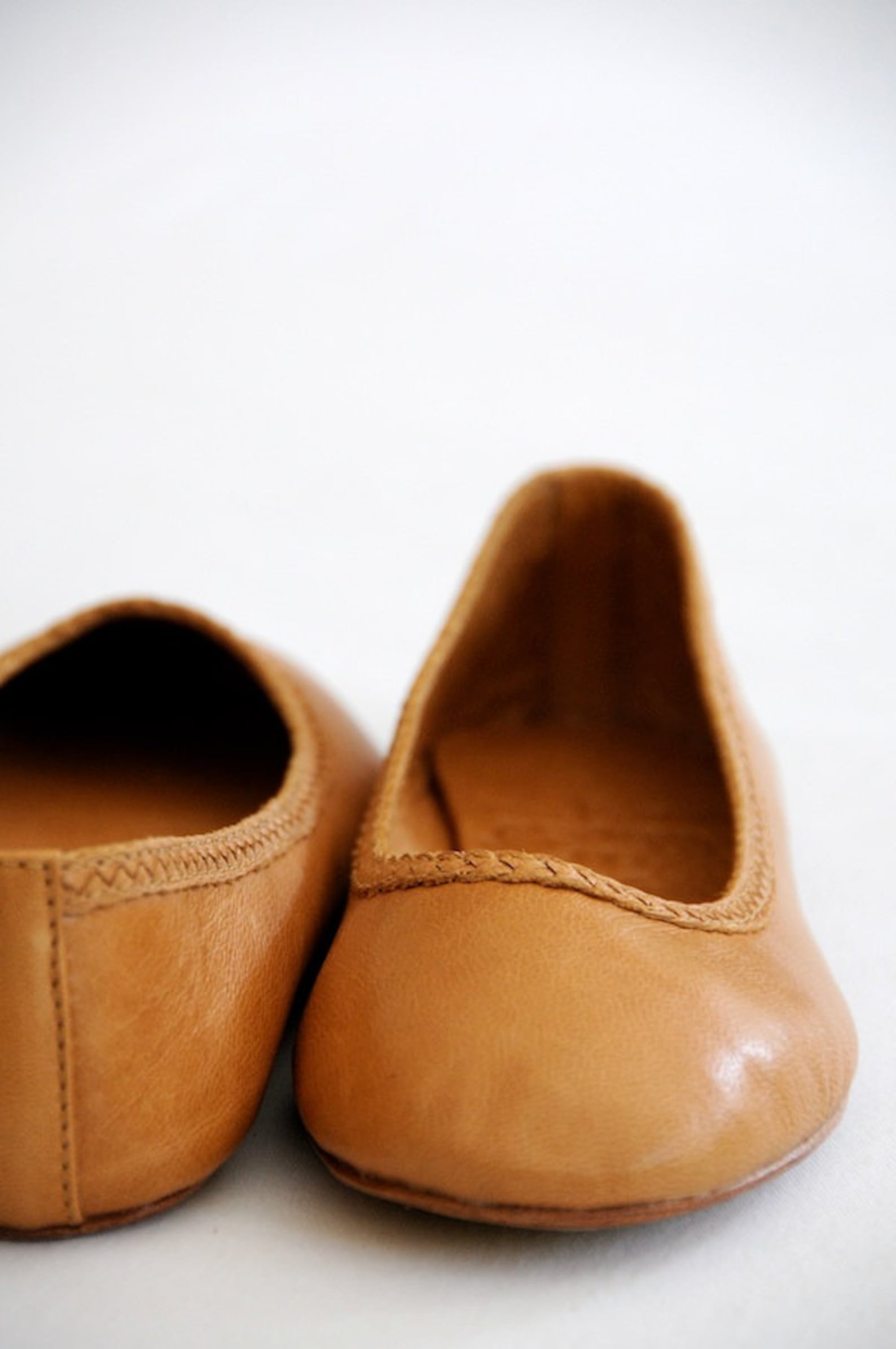 aisÉ. leather flat shoes / leather ballet flats / bridal / womens shoes flats. sizes: us 4-13. available in different leather co aisÉ. leather flat shoes / leather ballet flats / bridal / womens shoes flats. sizes: us 4-13. available in different leather co