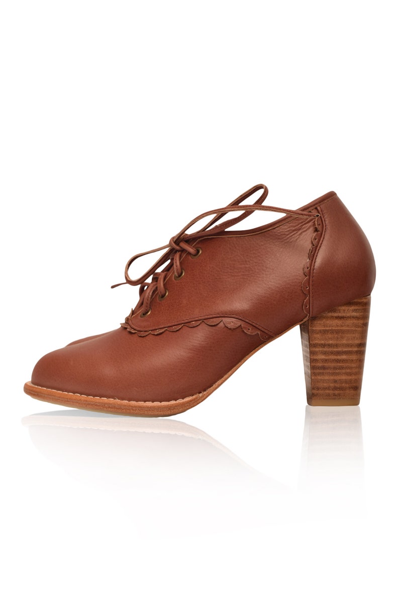 Spitze. Oxford Fersen / Schuhe für Frauen / Lederschuhe / schwarze Lederschuhe. ALLE Größen Vintage Brown