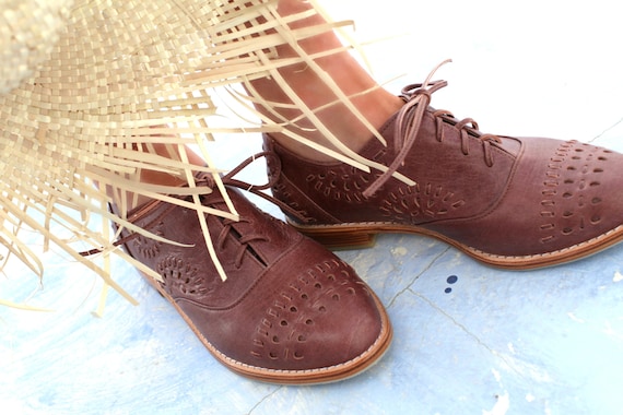 HEARTBREAK. Brown Oxford en cuir / marron chaussures oxford / Marron Oxford / Marron chaussures en cuir. Tailles 35-43. Disponible en différentes couleurs | Dans De Nombreux Styles
HEARTBREAK. Brown Oxford en cuir / / / marron chaussures oxford / Marron Oxford / Marron chaussures en cuir. Tailles 35-43. Disponible en différentes couleurs | Dans De Nombreux Styles
66d18d